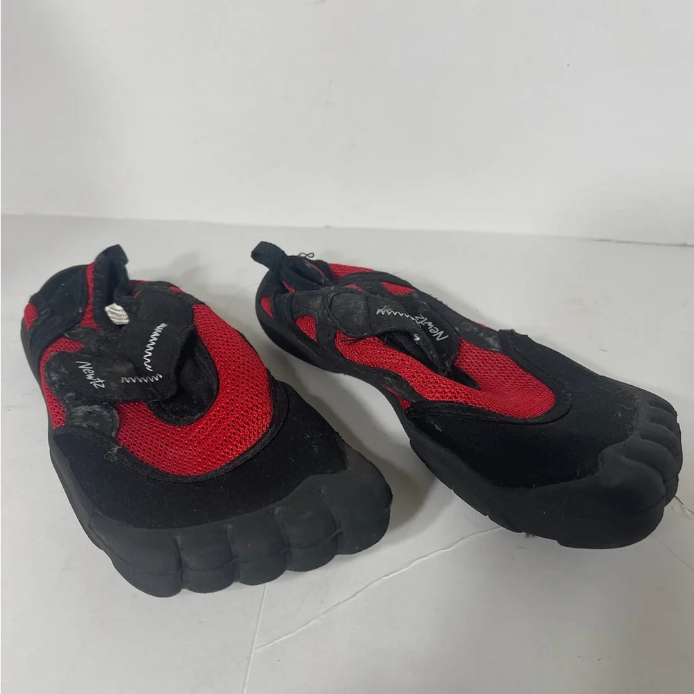 Kids Aqua Trek Water Shoes - Black and Red size 13/1